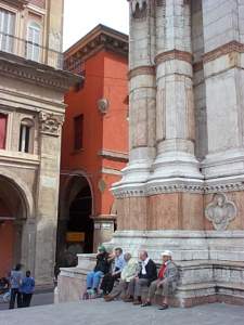 Xtrallusion offers characteristic Bed and Breakfast, B&B, Guest House, Hotel, Albergo and Country Lodge accommodation in Italy. Plus independent self-guided Walking, Adventure, Activity, Skiing and Paragliding Holiday itineraries on the Italian Rivieras, in the Italian Lakes, in the Italian Alps and in some of the most beautiful corners of Italy.